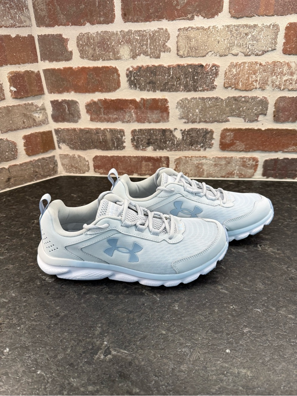LIKE NEW Under Armour Charged Assert 9 Sneakers, Womens, Size 9